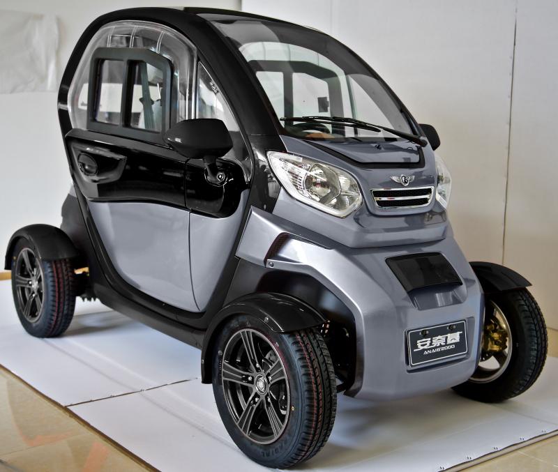 ELECTRIC 4 WHEEL 2 SEATER CAR 45KM PER HOUR