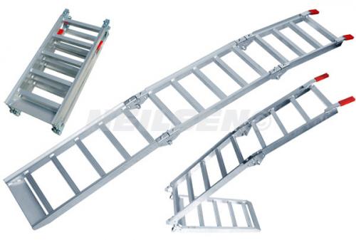 ALUMINIUM TRI-FOLD RAMP