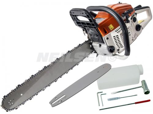 CHAINSAW 20 INCH AND 12 INCH BLADES