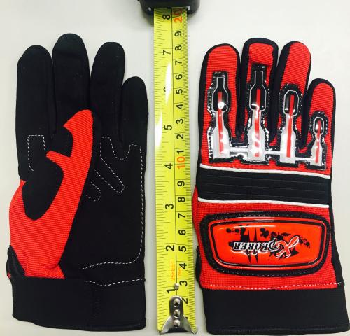 RED GLOVE CHILDREN SIZE 10