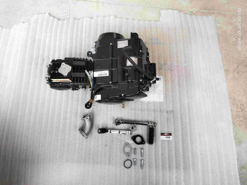 LIFAN 125CC 4 SPEED CLUTCH ENGINE IN BLACK