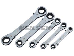 RATCHET WRENCH SET - 5 PIECE /METRIC